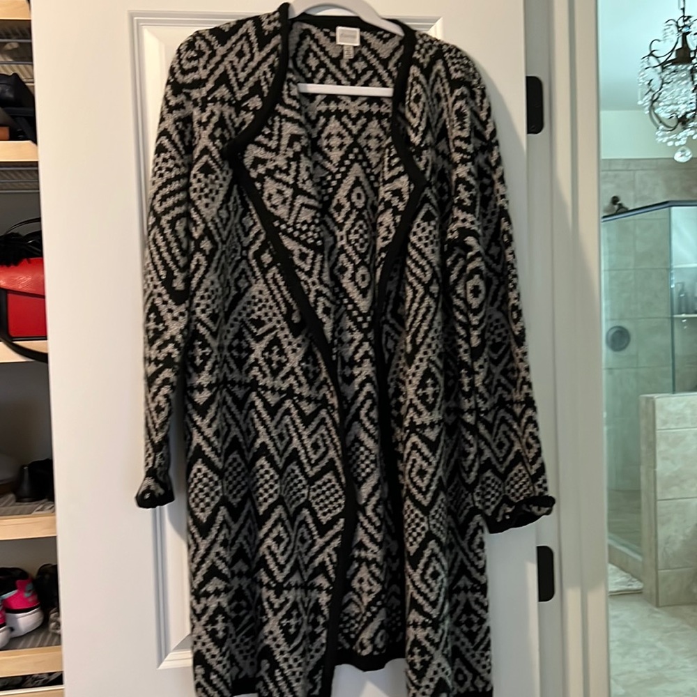 Black and white warm sweater